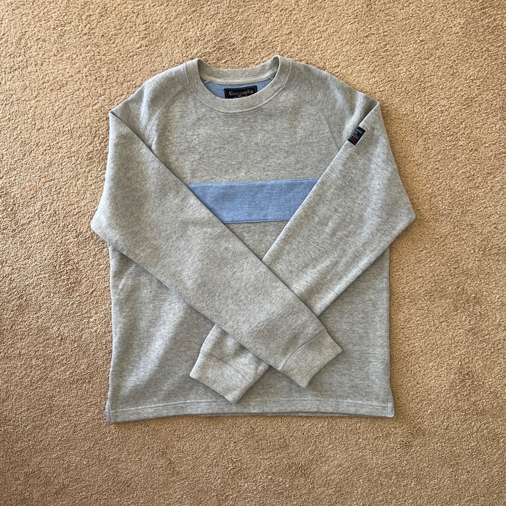 Abercrombie & Fitch Vintage blue and gray striped crewneck sweatshirt size L